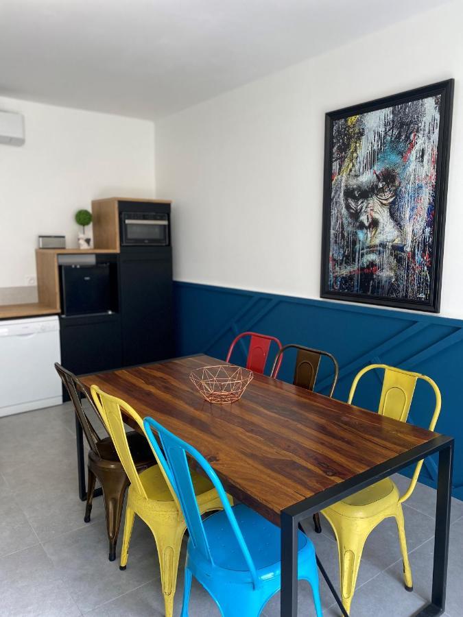 Logis Dans Ancien Relais De Poste Apartman Saint Julien Les Rosiers Kültér fotó