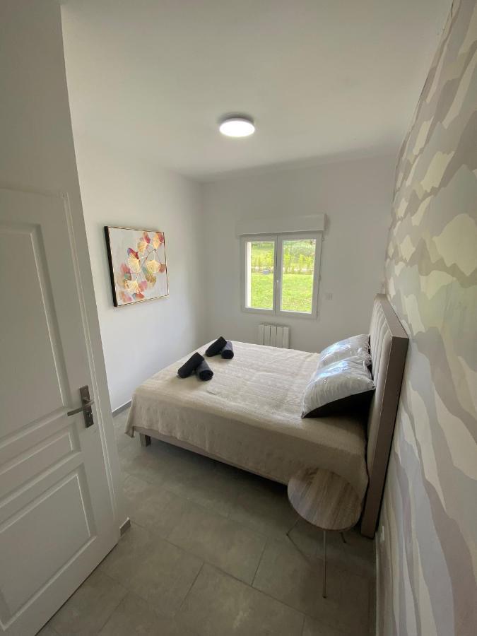 Logis Dans Ancien Relais De Poste Apartman Saint Julien Les Rosiers Kültér fotó