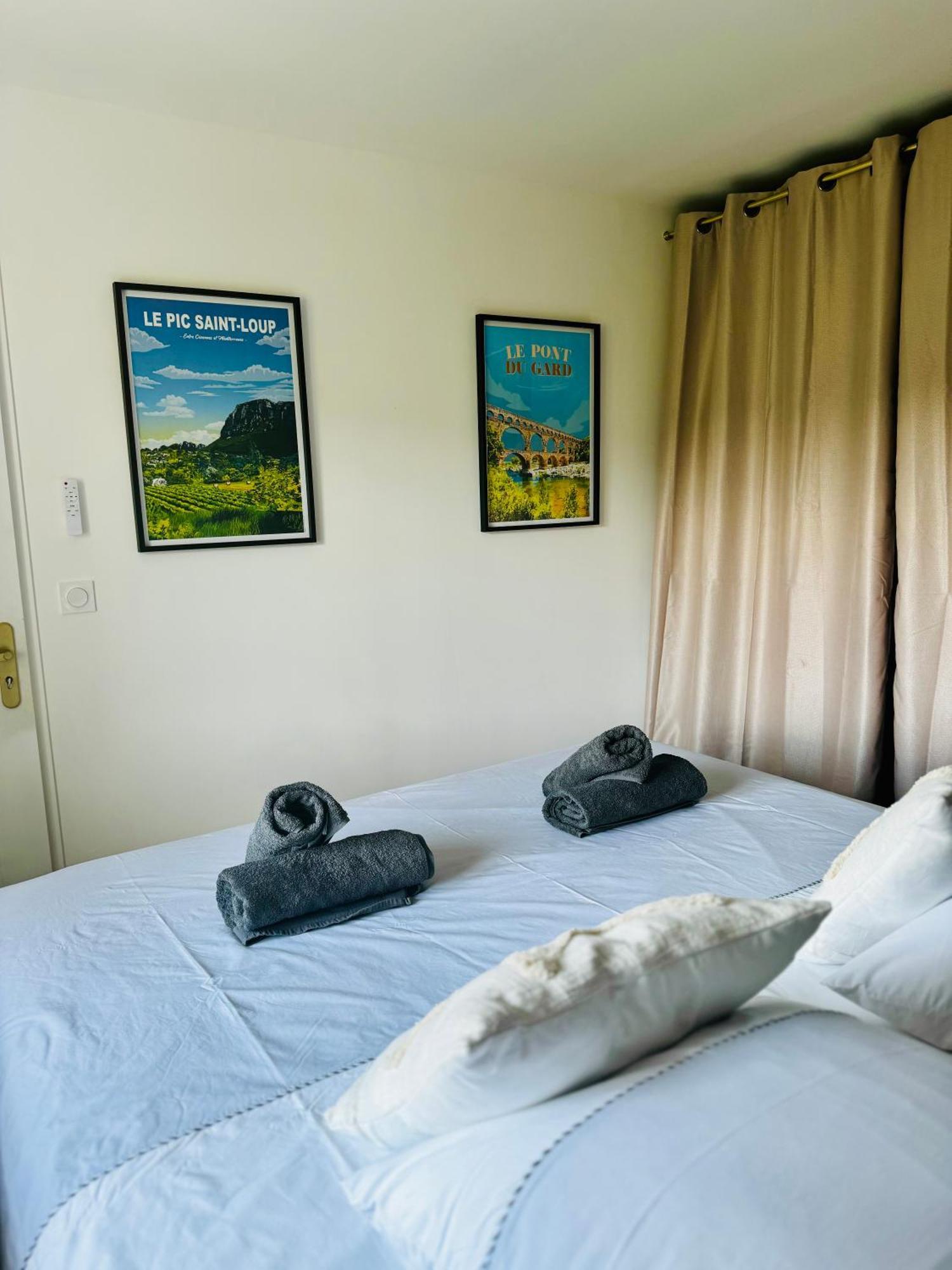 Logis Dans Ancien Relais De Poste Apartman Saint Julien Les Rosiers Kültér fotó